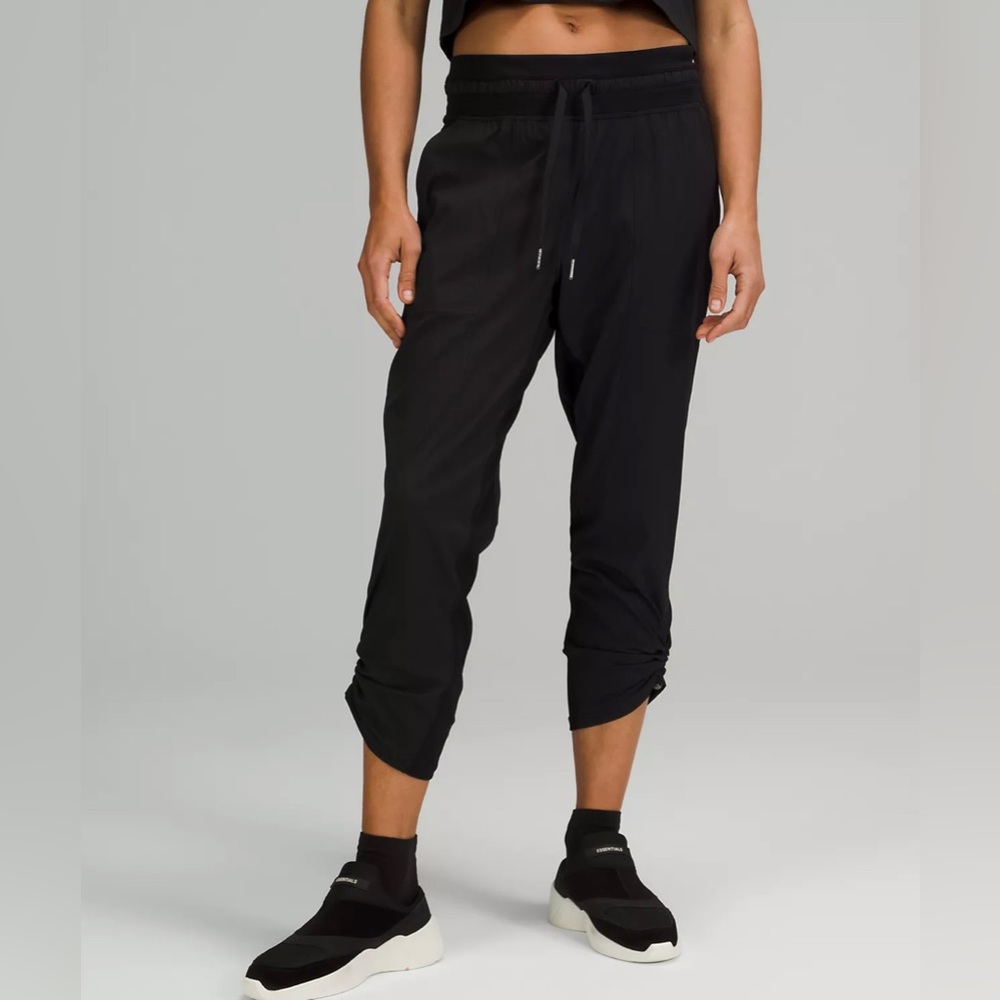Lululemon dance studio crop pants